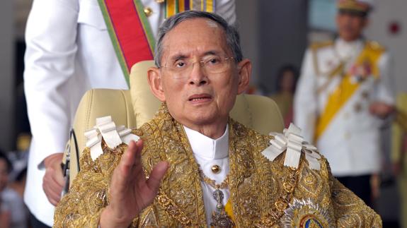 Muere el rey Bhumibol de Tailandia, el monarca más longevo del mundo