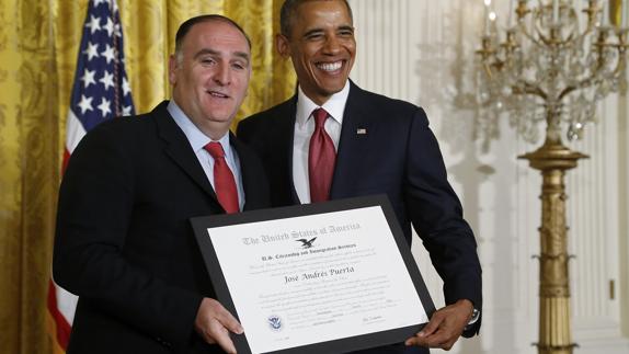 El cocinero español José Andrés logra sus dos primeras estrellas Michelin