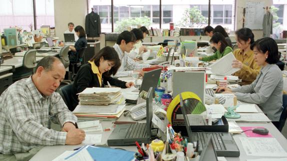 Morir por exceso de trabajo, una lacra que persiste en Japón