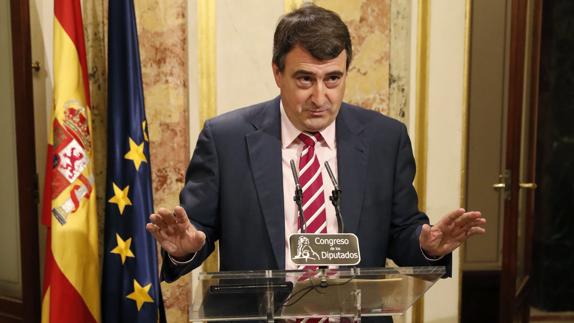 Los nacionalistas exigen a Rajoy un cambio de radical para apoyar sus presupuestos