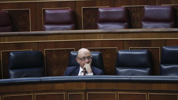 Montoro 'tripite' en Hacienda como recompensa por asumir ajustes y reducir el déficit