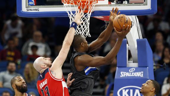 Ibaka y Abrines saborean la victoria