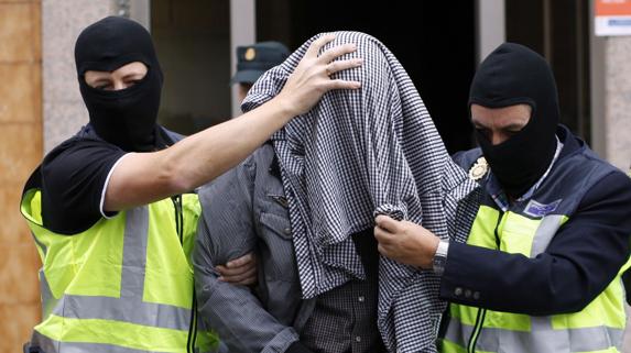 Detenidos cuatro yihadistas en Ceuta acusados de captar menores para el Daesh