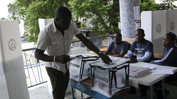 Haití vota en medio de una profunda crisis política y humanitaria