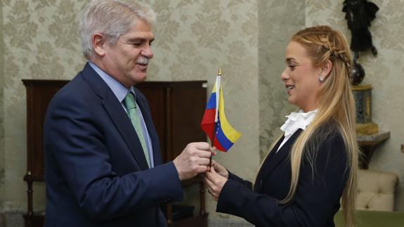 Tintori critica a los mediadores con Maduro pero le da tranquilidad la implicación del Vaticano