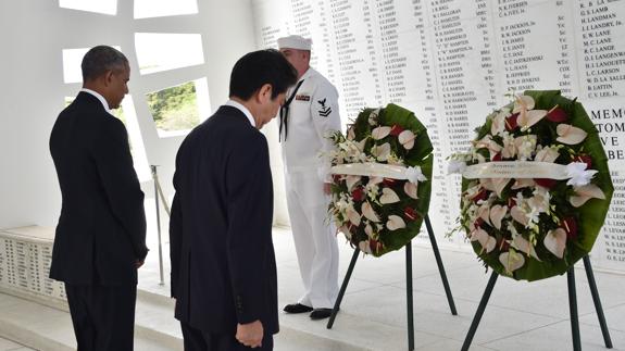 Barack Obama y Shinzo Abe homenajean a las víctimas de Pearl Harbor