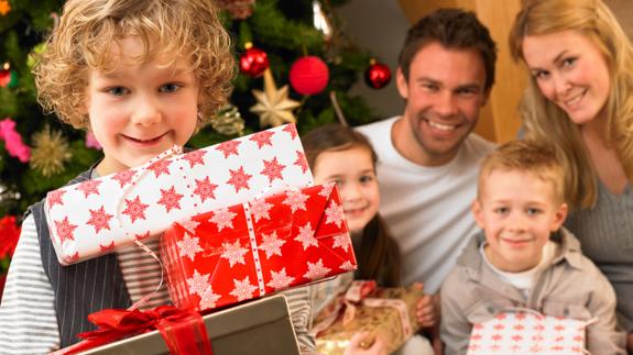 No tires el papel de regalo, vale para hacer todo esto con los niños