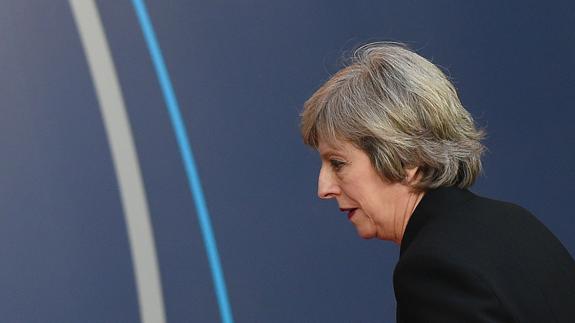 Theresa May viajará a EE UU para reunirse con Trump «en primavera»