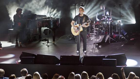 Alejandro Sanz revivirá su disco 'Más' con un concierto en el Vicente Calderón