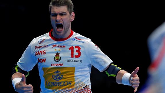 España sufre para alcanzar los cuartos