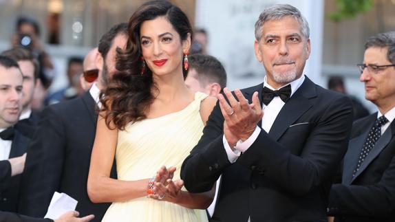 Amal y George Clooney esperan gemelos