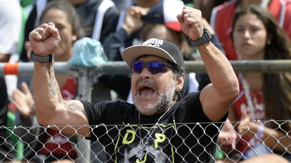 Maradona anuncia que trabajará para la FIFA