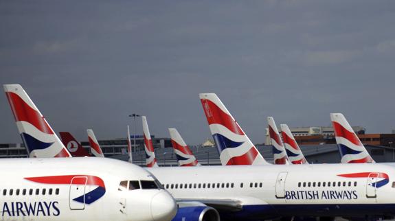 IAG gana un 28,8% más y eleva un 17,5% el dividendo de 2016 pese al 'Brexit'