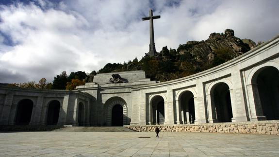 Franco seguirá en el Valle de los Caídos