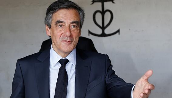 La policía francesa registra el domicilio de los Fillon