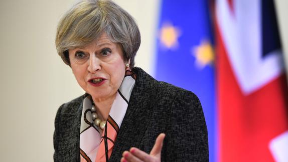 May avanza que Reino Unido dejará de pagar grandes sumas de dinero a la UE