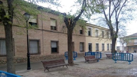 Piden responsabilidades por la muerte de una niña en Toledo al golpearle la rama de un árbol