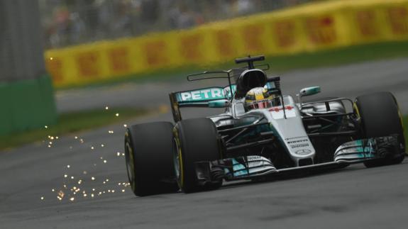 Hamilton impone su ley en los primeros entrenamientos