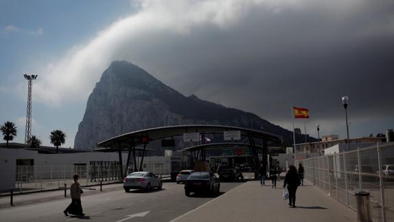 España deberá dar su visto bueno para todo acuerdo sobre Gibraltar tras el 'Brexit'