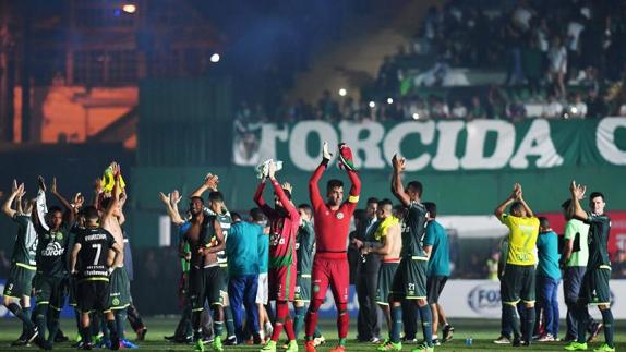 El Chapecoense gana al Nacional, un triunfo soñado antes de la tragedia