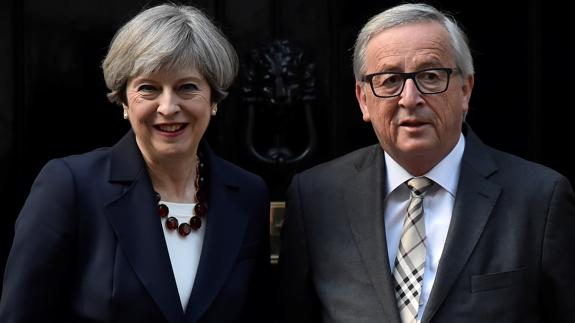 Theresa May, sobre las negociaciones del 'Brexit': «La UE se une en nuestra contra»