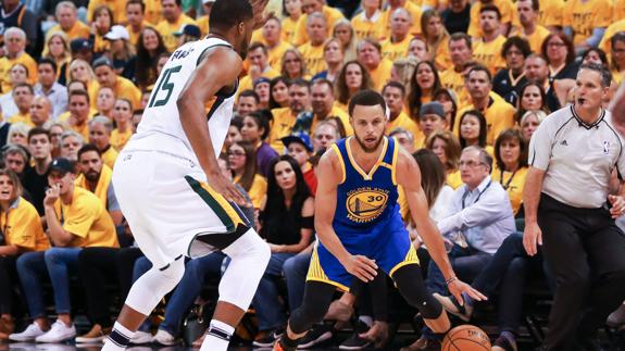 Curry y los Warriors siguen invictos y se clasifican para las finales del Oeste