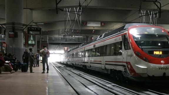 Una avería eléctrica paraliza todas las líneas de Renfe Cercanías de Madrid