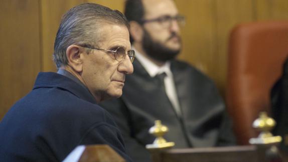 El Arzobispado pide permiso para seguir con el proceso canónico del padre Román