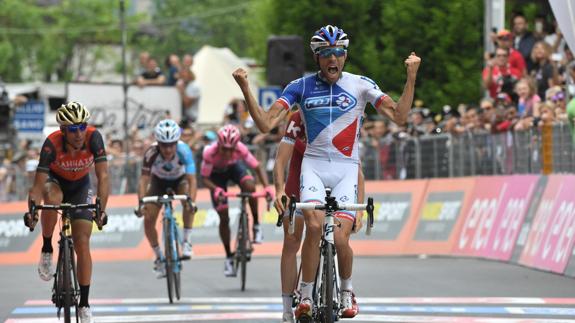 Victoria de Pinot y Quintana saca otros 15 segundos a Dumoulin