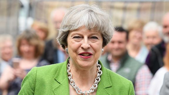 Una canción contra Theresa May lidera las listas antes de las elecciones del Reino Unido