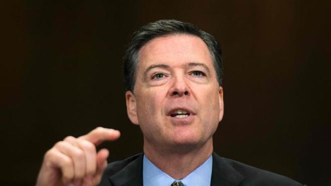 El exdirector del FBI dice que Trump le pidió dejar en paz a Flynn