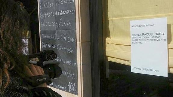 Inician ‘a pie de calle’ una recogida de firmas para que Raquel no entre en prisión hasta resolverse los recursos