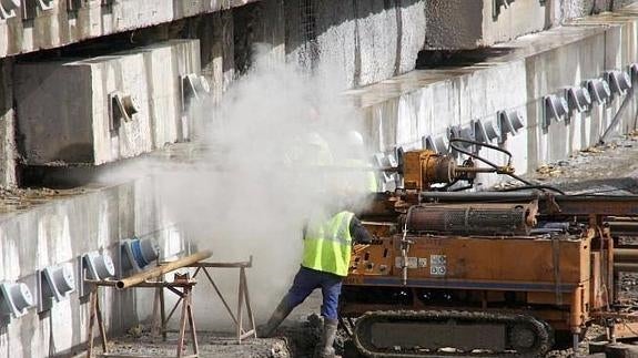 El deslizamiento de la ladera de Campomanes está dentro de “valores admisibles” pero la Variante sigue en punto muerto