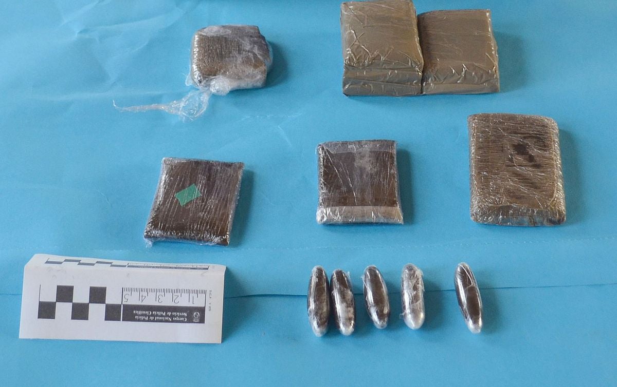 La Policía Nacional detiene a una pareja por tráfico de sustancias estupefacientes