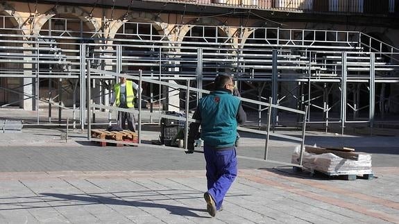 La Plaza Mayor se viste de cara a El Encuentro