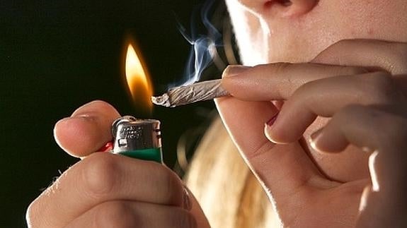 Una media de diez familias participa en los grupos de autoayuda del Plan de Drogas