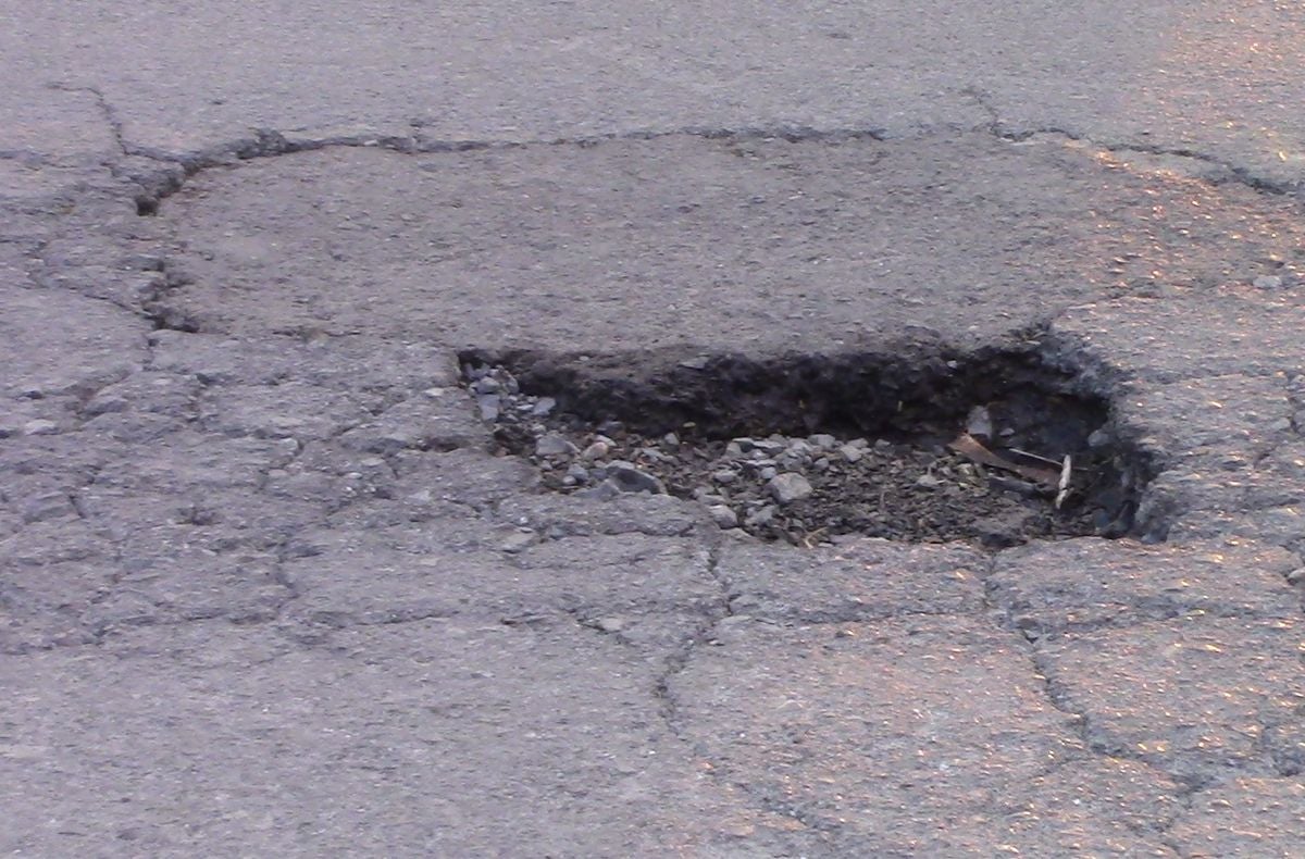 León pone la lupa en los baches