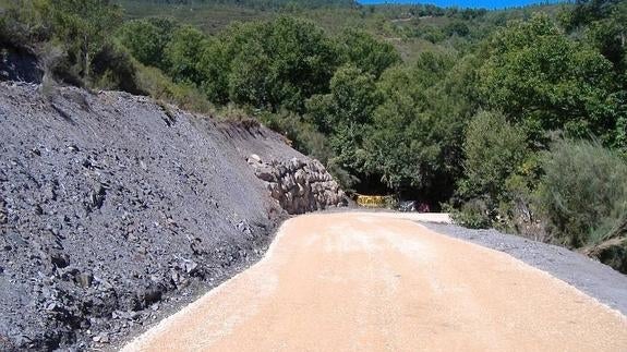 La Diputación de León finaliza el acondicionamiento de la carretera de Vega a Burbia