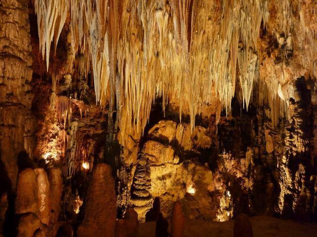 La Cueva de Valporquero abrirá todos los días de la semana hasta el próximo 30 de septiembre