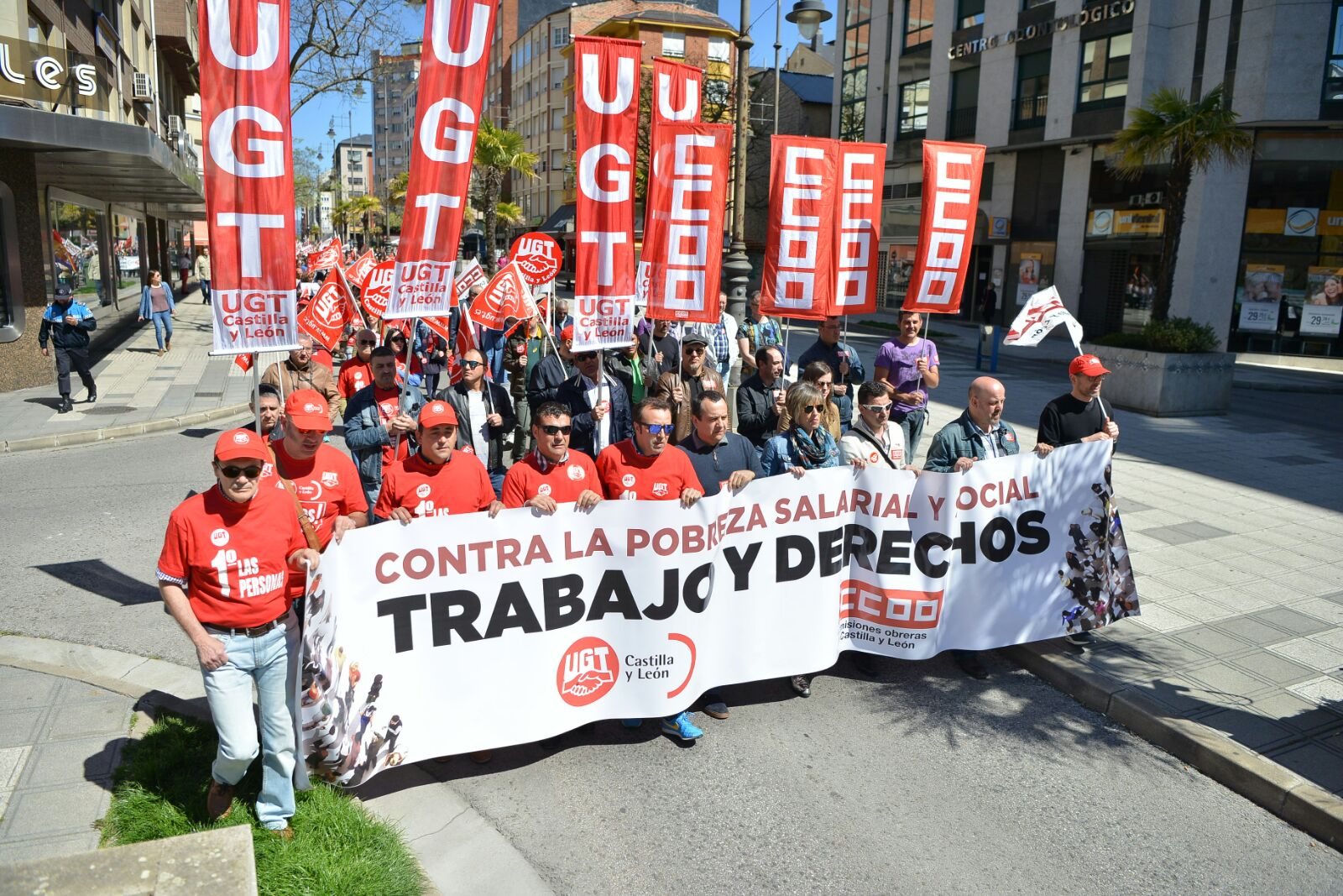 Ponferrada sale a la calle para reivindicar "trabajo y derechos" en la manifestación del 1 de mayo