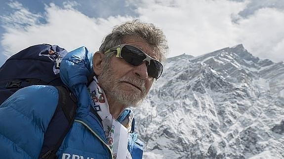 El alpinista abulense Carlos Soria corona el Annapurna a sus 77 años