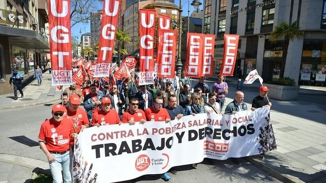 Ponferrada sale a la calle para reivindicar "trabajo y derechos" en la manifestación del 1 de mayo