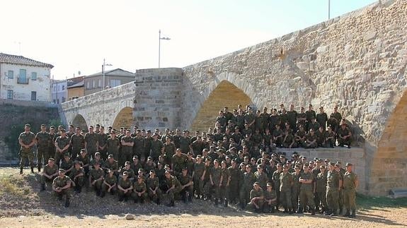 La Academia Básica del Aire celebrará una jura de bandera civil en el Passo Honroso de Hospital de Órbigo