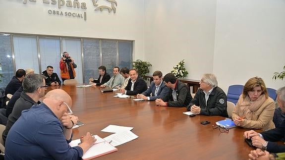 La 'mesa de la energía' insiste en ser escuchada “directamente” por Industria y con el respaldo de todos los municipios bercianos