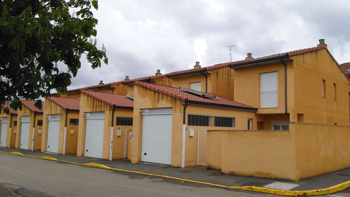 Santa Marina del Rey dará mil euros a cada joven que compre o se haga su primera vivienda en el municipio