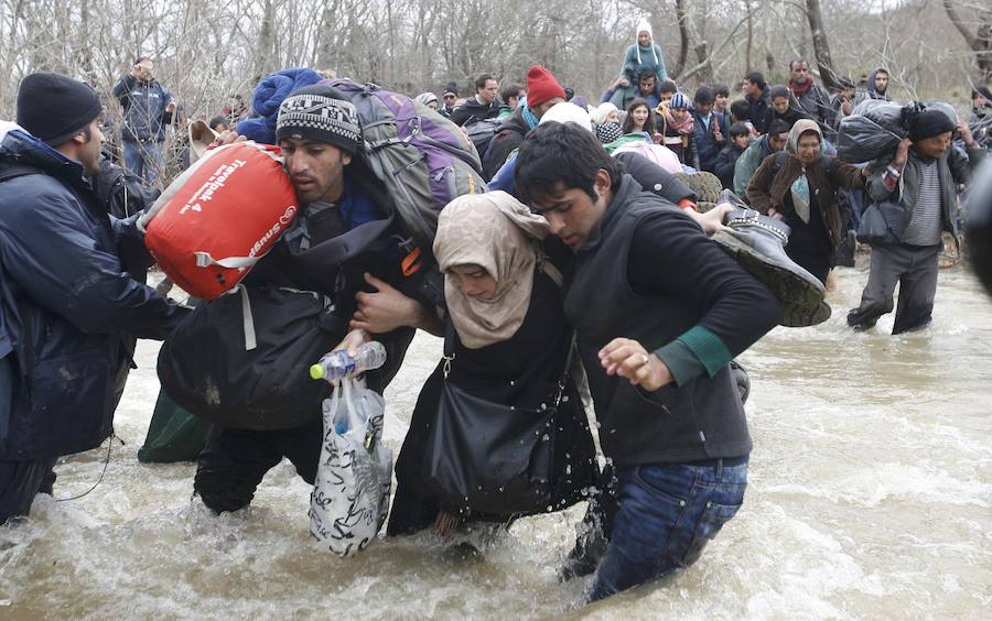 Partidos políticos y asociaciones impulsan la campaña #Yoacojo Bierzo de apoyo a los refugiados