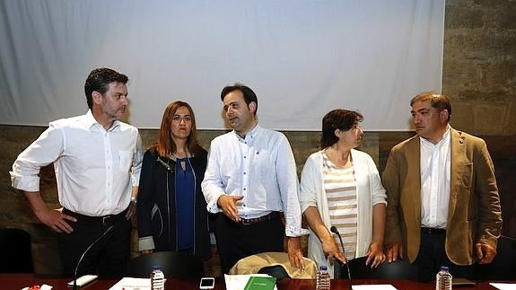 Los socialistas puntualizan en León sus reservas con respecto a la ordenación del territorio