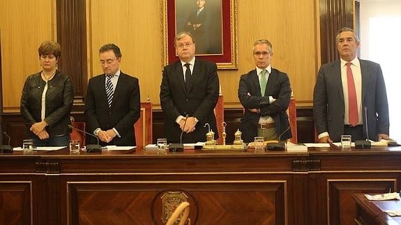 El Ayuntamiento preguntará al Consultivo sobre la encomienda al Somacyl del alumbrado público