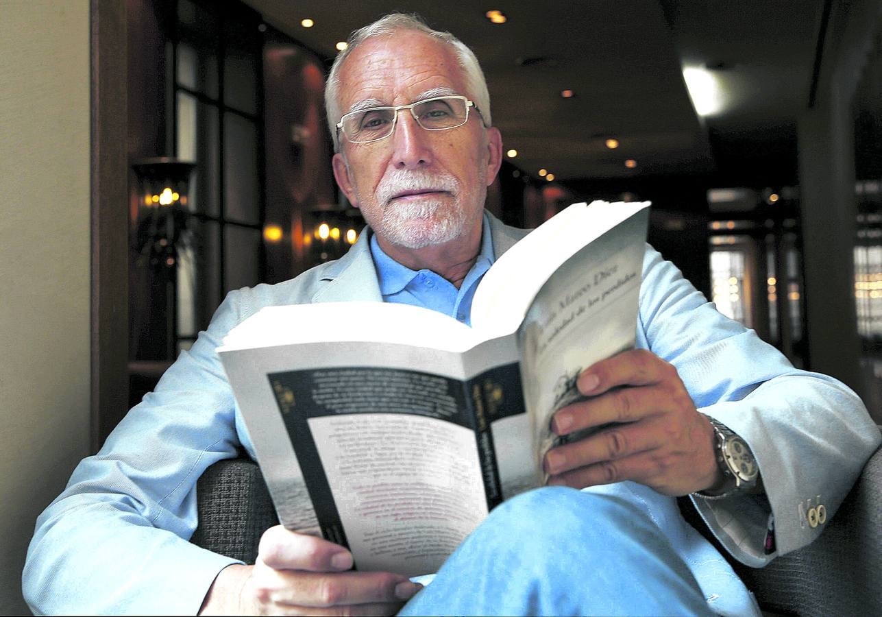 ‘La fuente de la edad’, de Luis Mateo Díez, celebra su 30 aniversario con la edición conmemorativa de «una historia de raíz quijotesca y resonancias míticas»