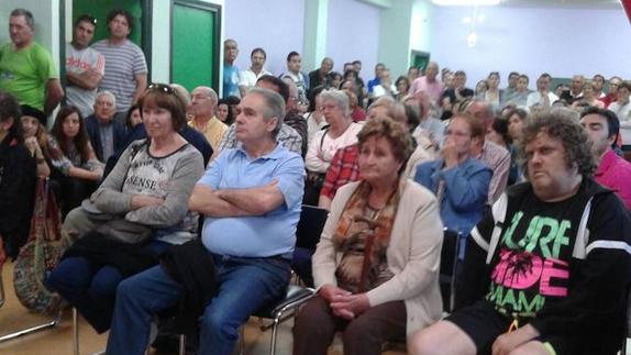 La Junta da un paso al frente y, con la complicidad vecinal, salvará Ciñera de las garras del fondo de inversión